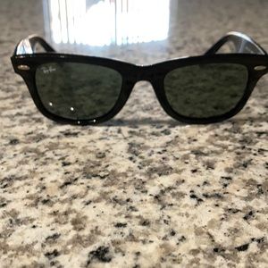 Ray Ban Wayfarer Original Black Frame G-15 Lens